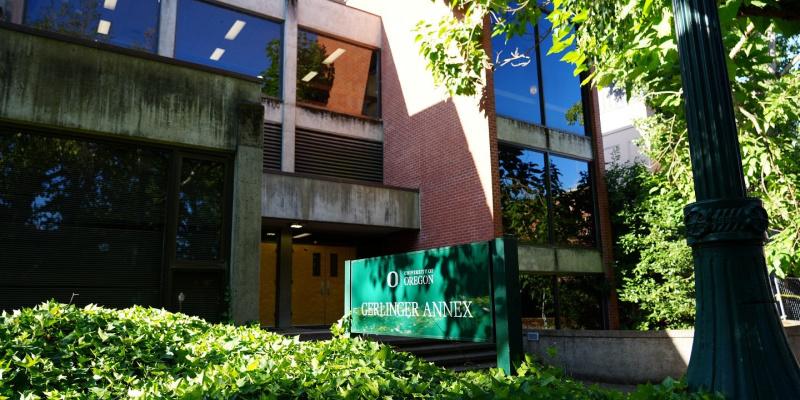 front of Gerlinger Annex building on UO Campus